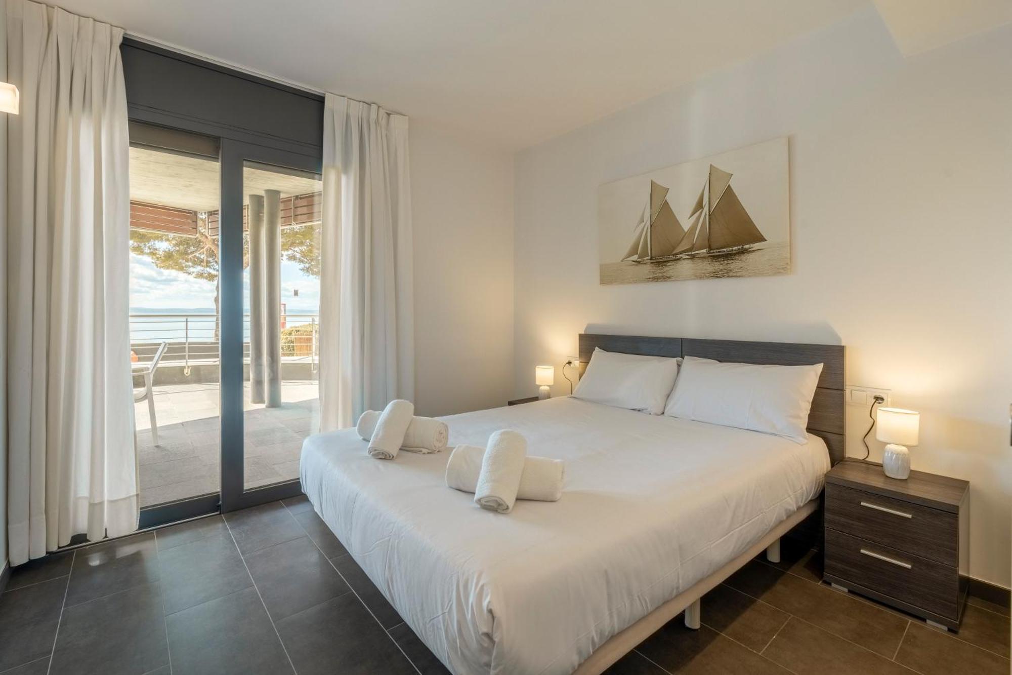 Apartamento Con Gran Terraza Delante Del Mar Roses Exterior photo